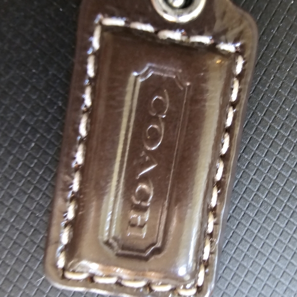 Coach change purse. Color: Brown - Picture 7 of 11